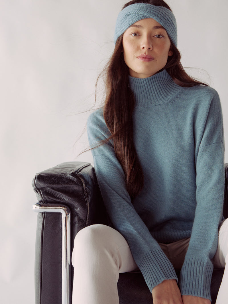Stand Up Collar- Shape Pullover with Slits